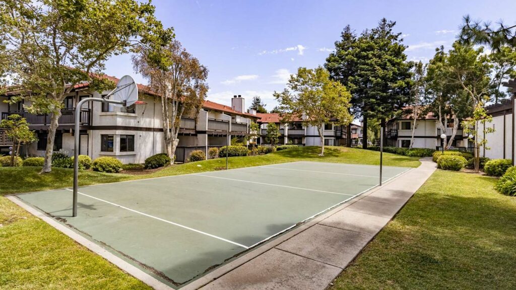 Ardenwood Forest tennis courts